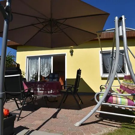 Ferienhaus Sunlit Near Sea In